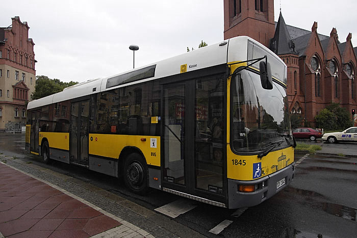 bus1845-in-friedenau
