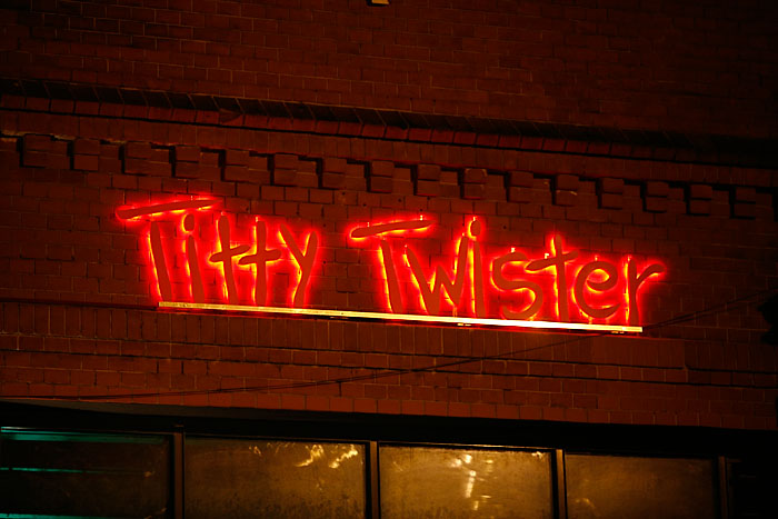 Titty Twister Kopie
