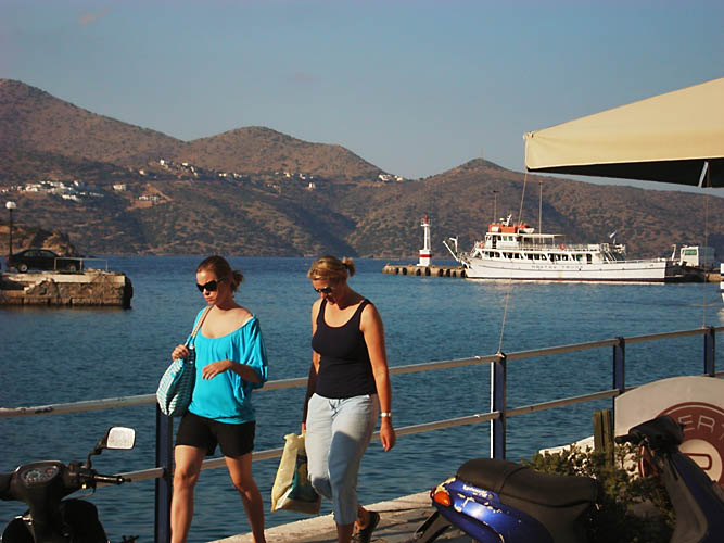 Agios Nikolaios im Hafen Kopie