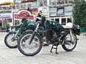 Zwei Geile MZs vor dem ersten Berliner Motorradmuseum Kopie