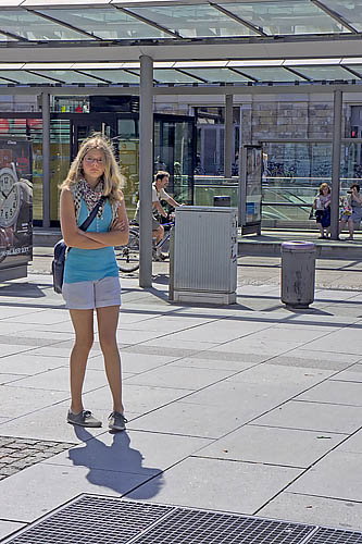 Girl am Dresdener Hauptbahnhof_DSC0101 Kopie