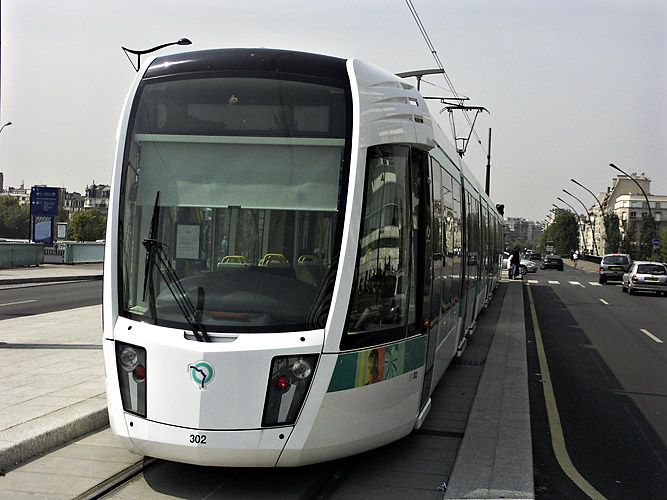 Paris Tram groß 302